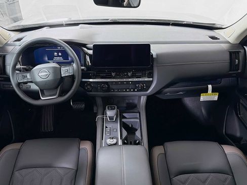 New 2026 Nissan Pathfinder Platinum AWD/4WD image 3