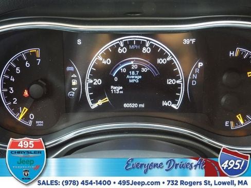 Used 2022 Jeep Grand Cherokee Laredo E AWD/4WD image 17
