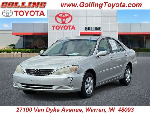 Used 2004 Toyota Camry LE image 1