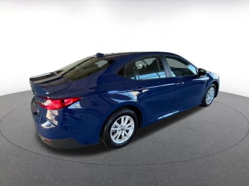 Used 2025 Toyota Camry LE image 17