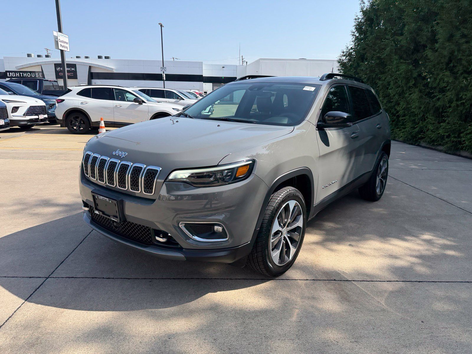 Used 2022 Jeep Cherokee Limited w/ Elite Package AWD/4WD image 7