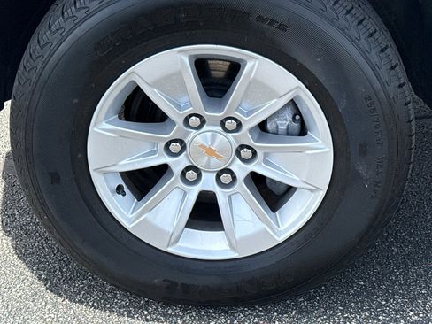 Certified 2025 Chevrolet Silverado 1500 LT AWD/4WD image 10