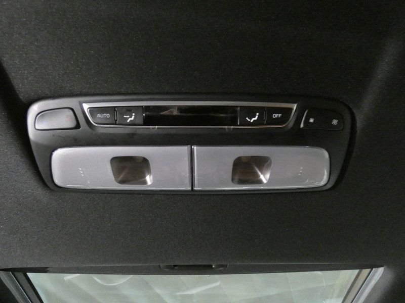 Used 2023 Kia Telluride AWD image 29