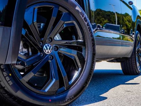 Used 2022 Volkswagen Atlas SE FWD image 3