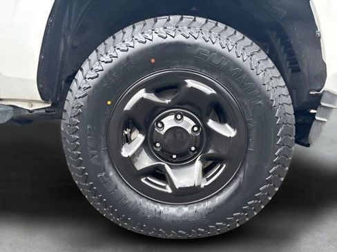 Used 2023 Toyota Tacoma SR AWD/4WD image 30