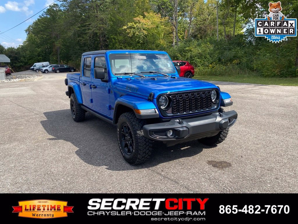 Used 2025 Jeep Gladiator Sport AWD/4WD image 3