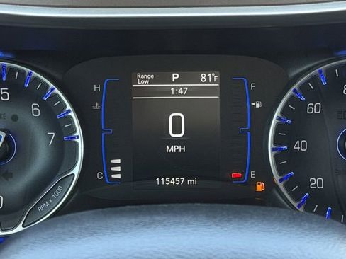 Used 2020 Chrysler Voyager L image 15