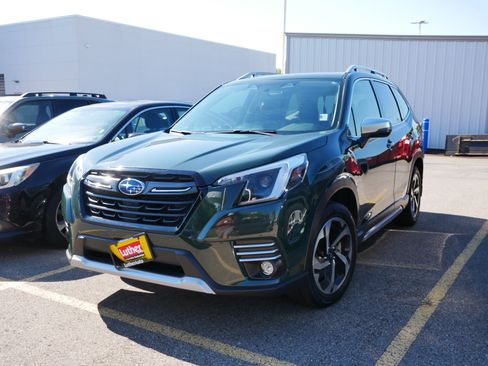 Used 2023 Subaru Forester Touring AWD/4WD image 2