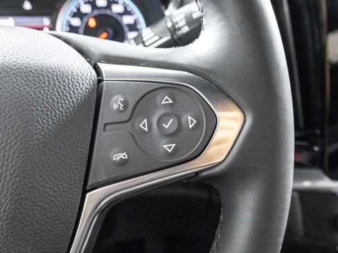 Used 2023 Chevrolet Traverse LT FWD image 26