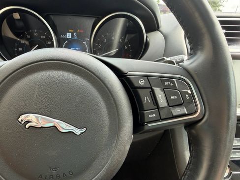 Used 2019 Jaguar F-PACE Premium AWD/4WD image 30