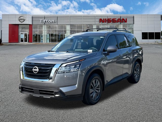 Used 2022 Nissan Pathfinder SV FWD image 3