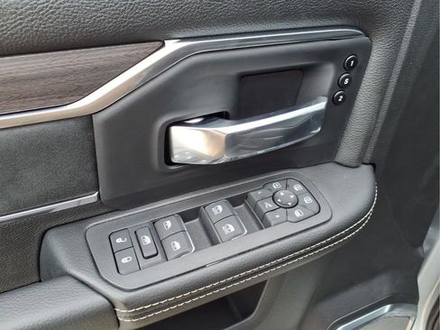 New 2026 RAM 2500 Laramie AWD/4WD image 21