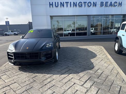 Used 2024 Porsche Cayenne Turbo GT image 42