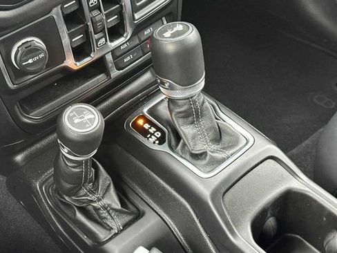 Used 2024 Jeep Wrangler High Altitude image 20