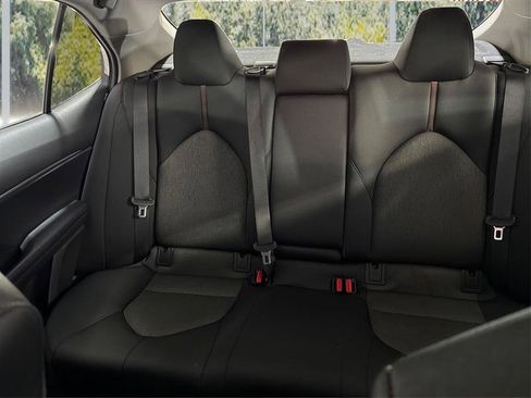 Used 2019 Toyota Camry LE image 14