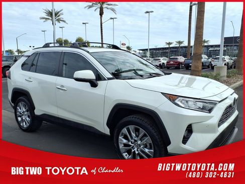 Used 2019 Toyota RAV4 Limited image 1