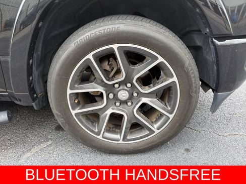 Used 2019 RAM 1500 Laramie RWD image 4
