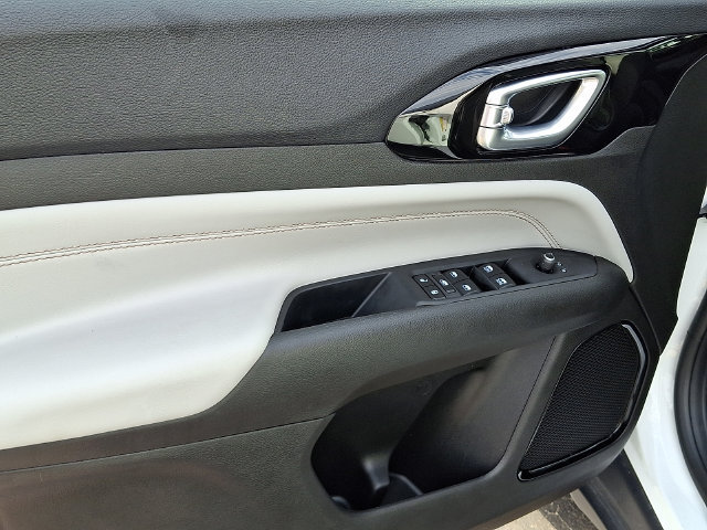 Used 2025 Jeep Compass Limited AWD/4WD image 12