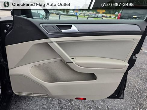 Used 2019 Volkswagen Golf S FWD image 25