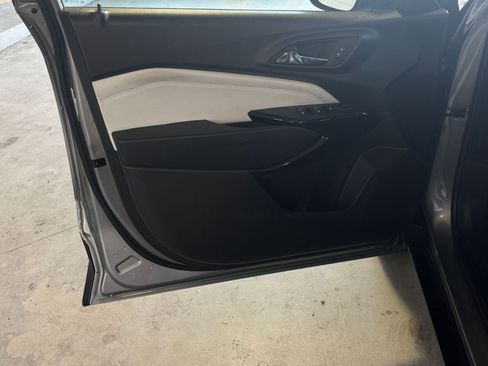 Used 2025 Chevrolet Trax LT image 20