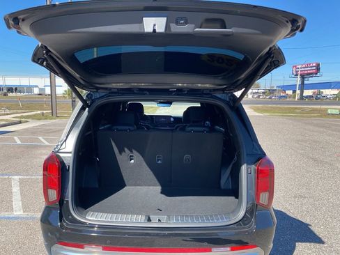 Used 2024 Hyundai Palisade Calligraphy image 13