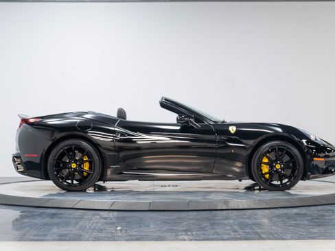 Used 2013 Ferrari 458 Spider RWD image 20