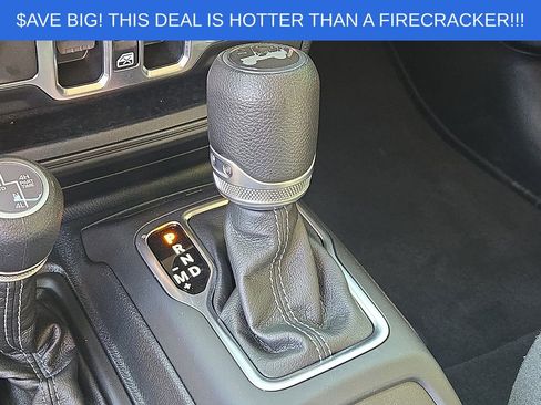 Used 2025 Jeep Wrangler Unlimited Sahara AWD/4WD image 14