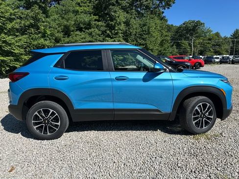New 2026 Chevrolet TrailBlazer LT w/ LT Cold Weather Package AWD/4WD image 12