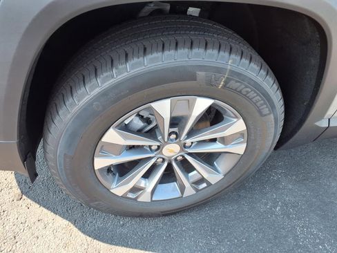 New 2026 Chevrolet Equinox LT image 9