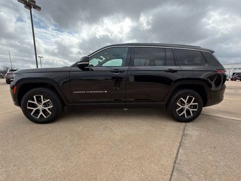 Used 2024 Jeep Grand Cherokee L Limited w/ Luxury Tech Group II image 11