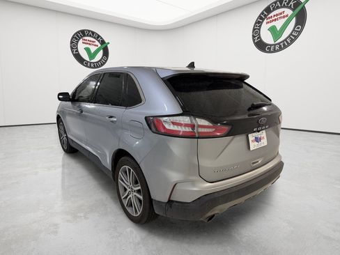 Used 2021 Ford Edge Titanium FWD image 3