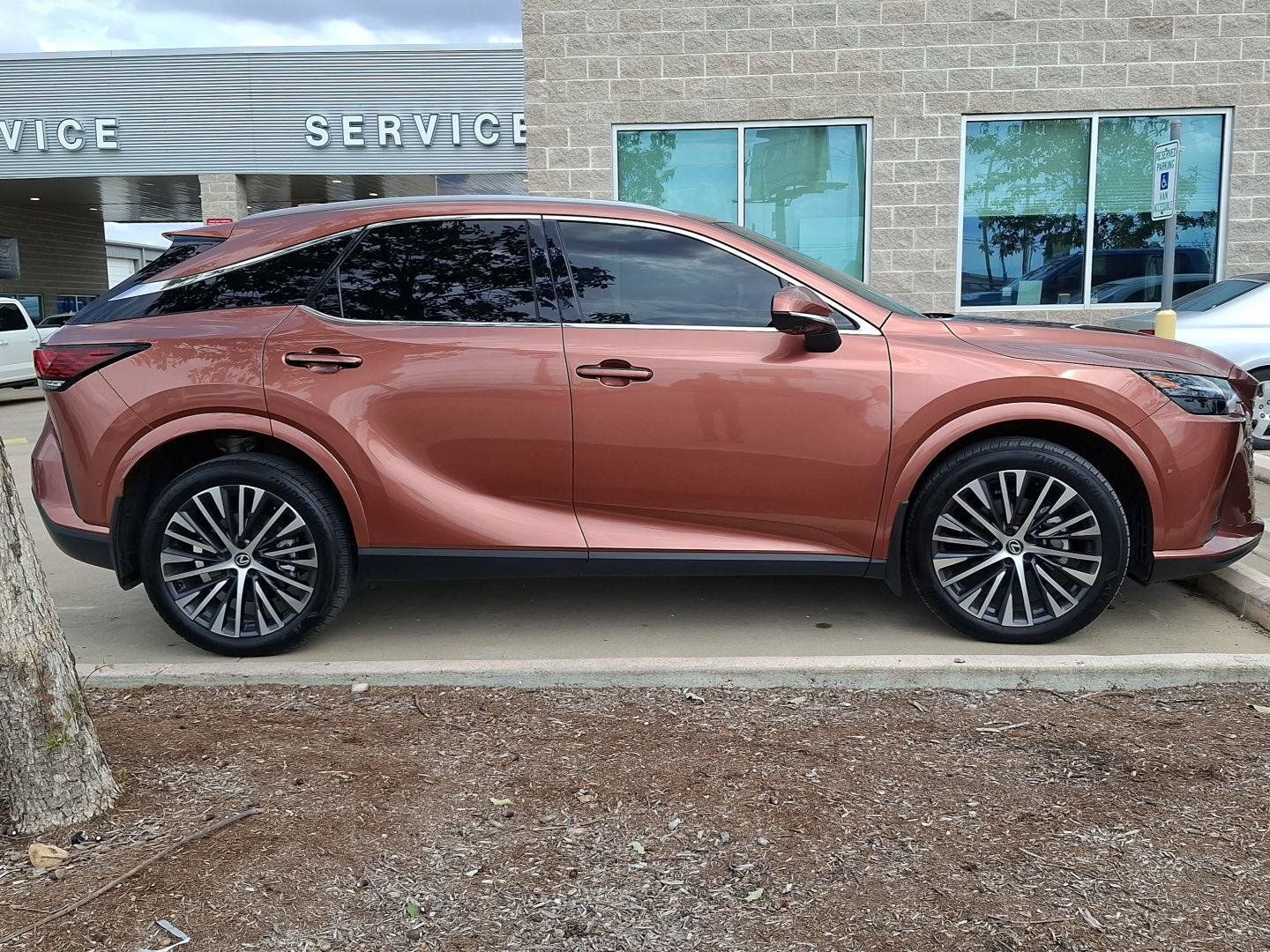 Used 2024 Lexus RX 350 Premium Plus w/ Convenience Package FWD image 5