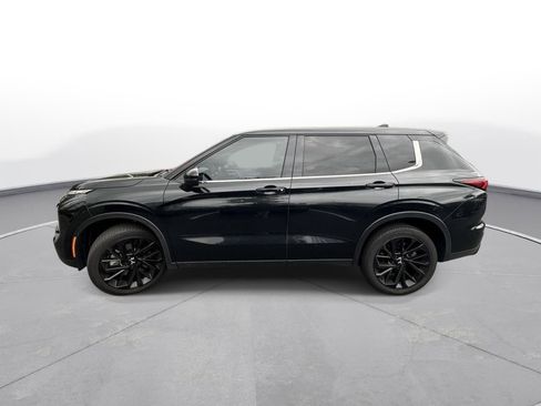 Used 2024 Mitsubishi Outlander SE Black Edition FWD image 9