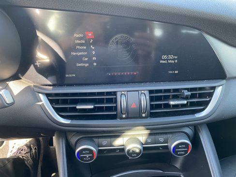 Used 2018 Alfa Romeo Giulia Ti Sport w/ Quick Order Package 22U Sport image 11