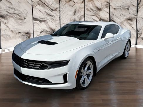 Used 2023 Chevrolet Camaro LT w/ Technology Package RWD image 6
