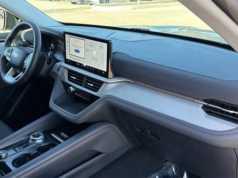 Used 2025 Ford Explorer Active image 48