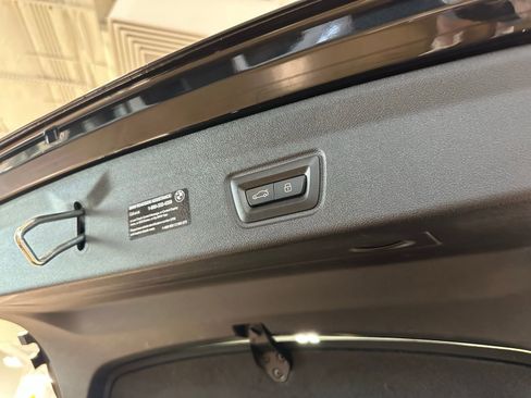 Used 2025 BMW i4 xDrive40i image 39