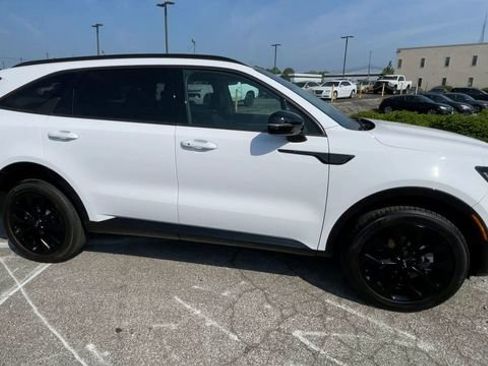 Used 2023 Kia Sorento SX AWD/4WD image 3