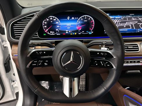 Certified 2025 Mercedes-Benz GLS 450 4MATIC image 25