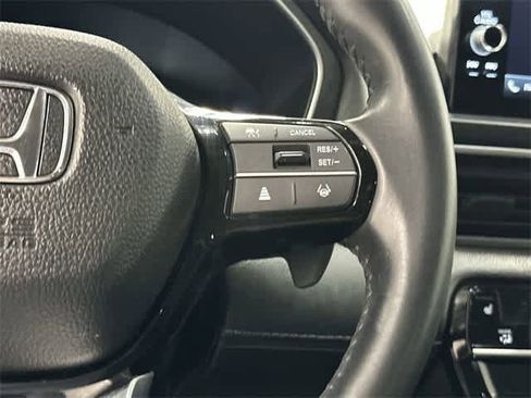 Certified 2025 Honda Pilot EX-L image 18