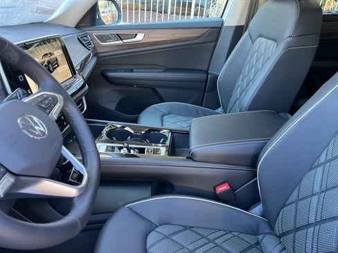 New 2026 Volkswagen Atlas SEL Premium R-Line image 9