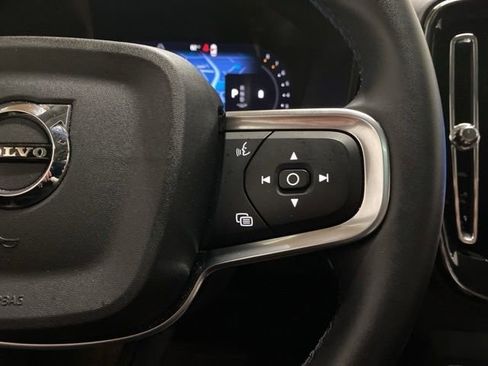 Used 2025 Volvo XC40 B5 Plus AWD/4WD image 41