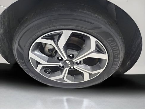 Used 2020 Kia Forte LXS image 12