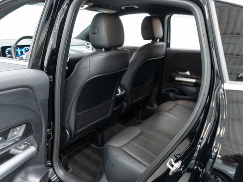 Used 2025 Mercedes-Benz GLA 250 4MATIC w/ Winter Package image 27