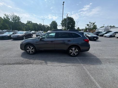 Used 2018 Subaru Outback 2.5i Limited AWD/4WD image 4