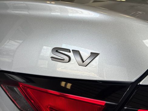 Used 2024 Nissan Altima 2.5 SV FWD image 7