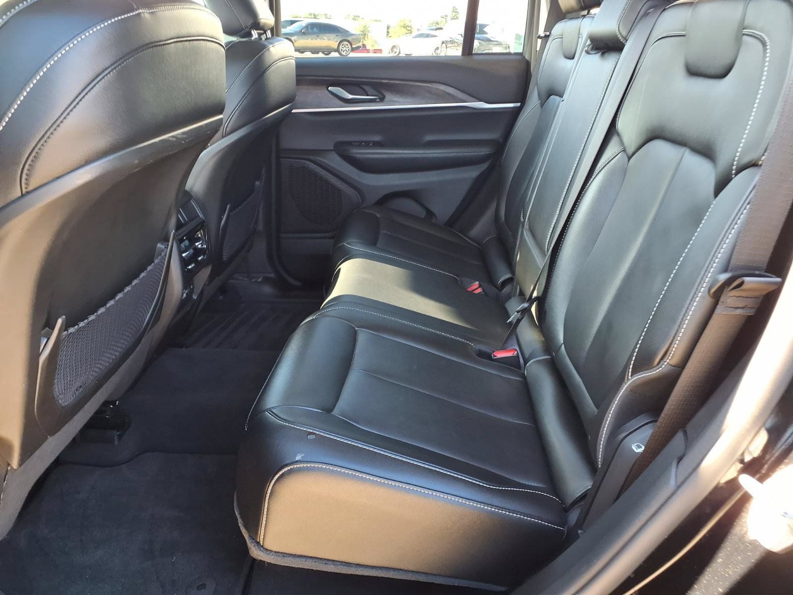 Used 2023 Jeep Grand Cherokee Limited AWD/4WD image 18