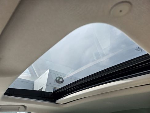 Used 2018 Honda Accord Touring image 19