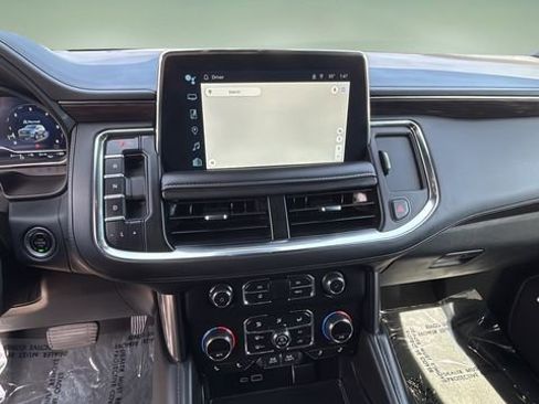 Used 2024 Chevrolet Suburban LT RWD image 25