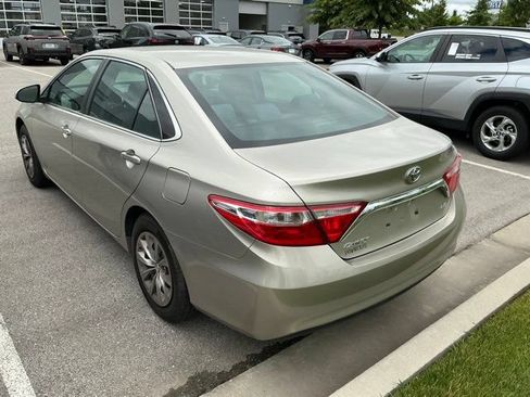 Used 2017 Toyota Camry LE FWD image 11